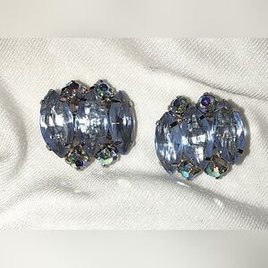 Beautiful Vintage Light Blue Rhinesone Clip Earrings UnMarked